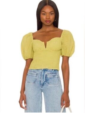 ASTR THE LABEL The Daydreamer Top Size M summer Coquette Statement Sleeve